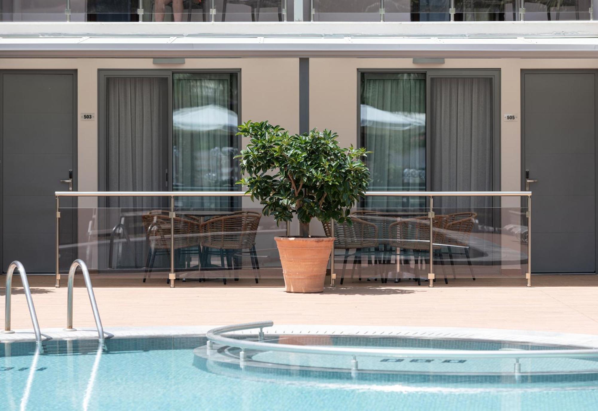 Hotel Simeon Metamorfosi  Exterior photo